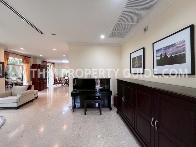 House with Shared Pool in Sukhumvit 